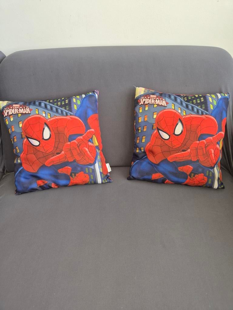 2 Spiderman kussens, Ophalen of Verzenden, Gebruikt, Rood, Vierkant