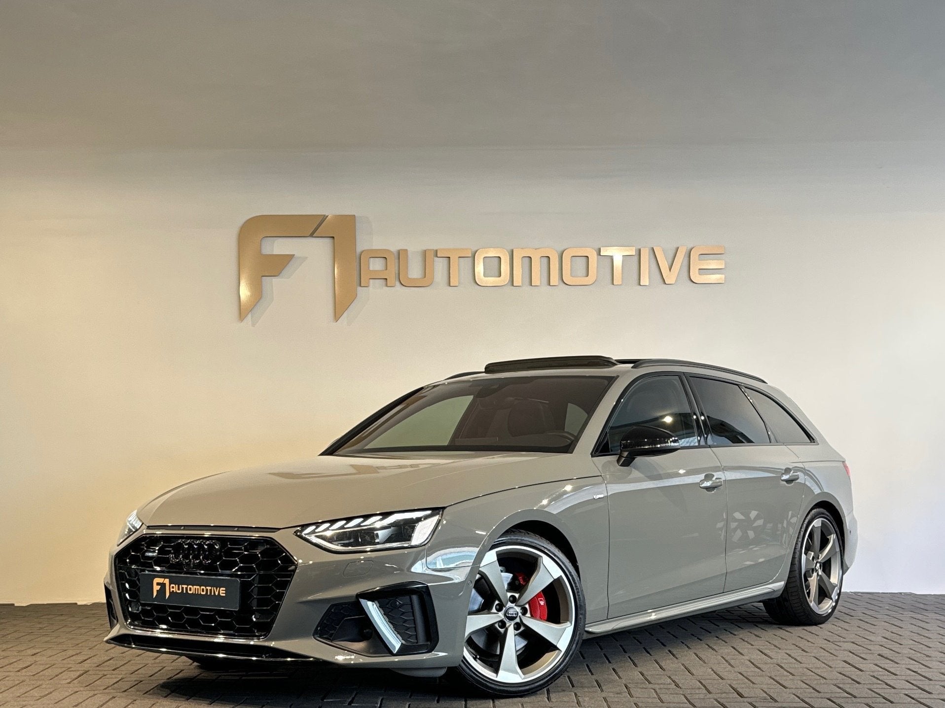 Audi A4 AVANT 40 TDI edition one Pano|Keyles|Memory|Trekhaak, Auto's, Audi, Automatische klimaatregeling, A4, Diesel, 19 km/l