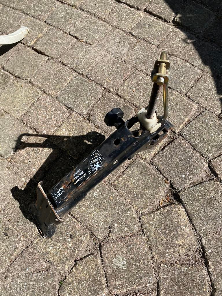 Originele Volvo krik, Ophalen of Verzenden, Zo goed als nieuw, Manueel, Schaarkrik