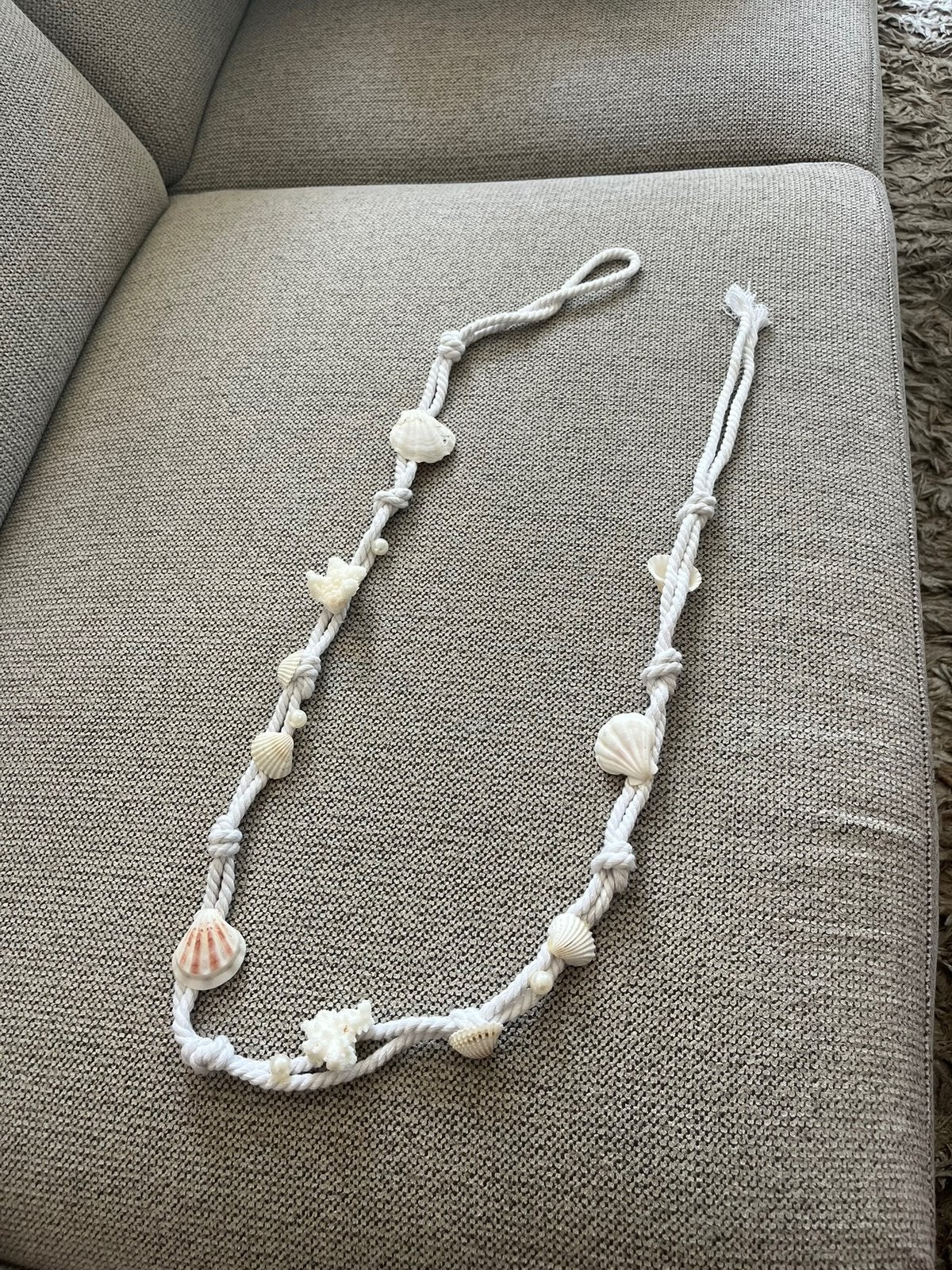 Te koop: wit touw, zomerdeco, met schelpen en parels, Ophalen of Verzenden, Nieuw, Wit