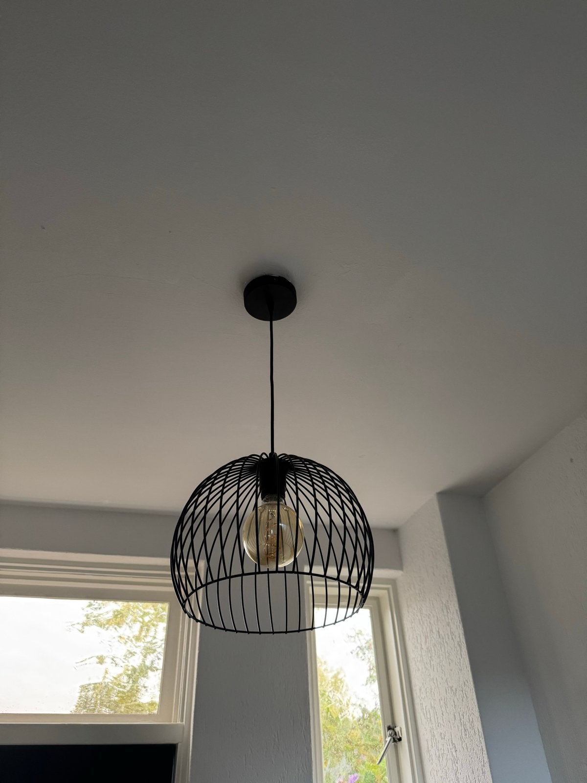 Hanglamp: Zwarte draadlamp met E27 fitting, Huis en Inrichting, Lampen | Hanglampen, Ophalen, Zo goed als nieuw, Metaal, E27 (groot)