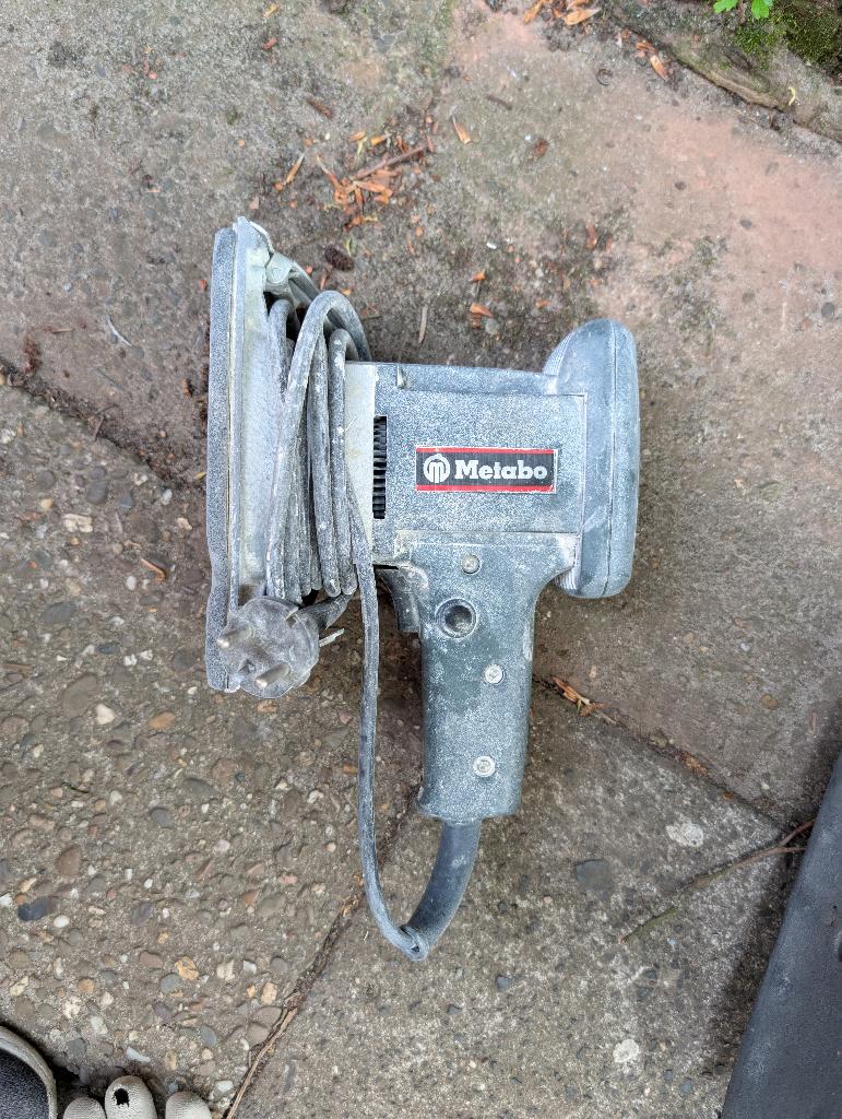 Metabo schuurmachine, Doe-het-zelf en Verbouw, Gereedschap | Schuurmachines, Ophalen, Gebruikt, Minder dan 600 watt, Vlakschuurmachine