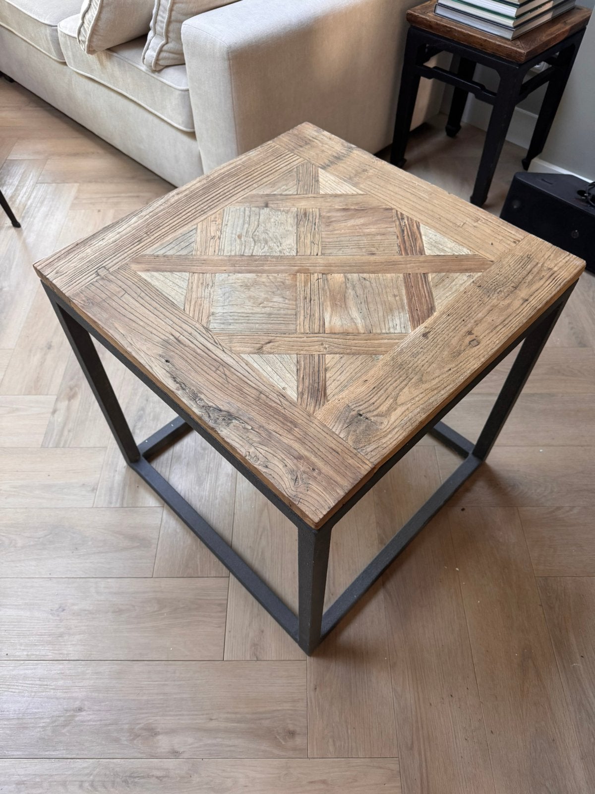 Bijzettafel tafeltje met mozaïek houten inleg, Huis en Inrichting, Ophalen, Zo goed als nieuw, Rond, 50 tot 100 cm