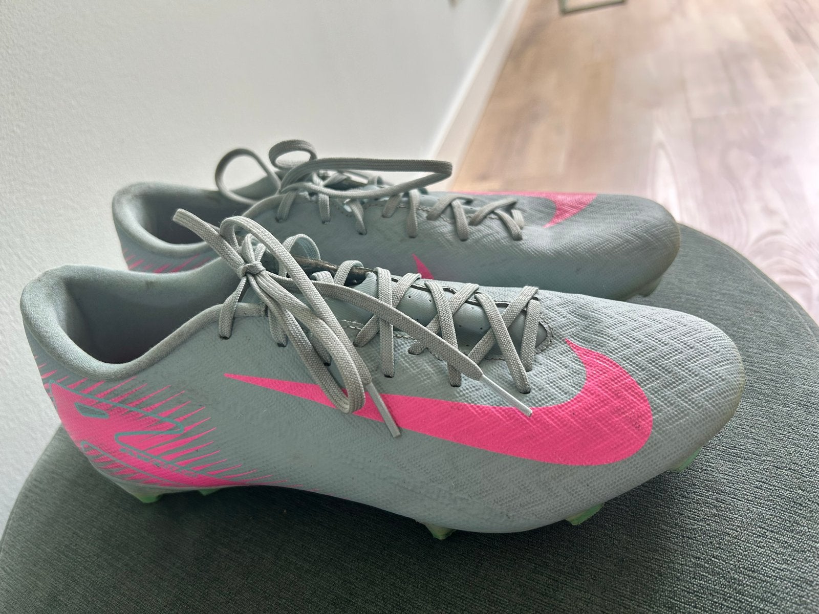 Voetbalschoenen meisjes maat 42 - Nike Mercurial, Ophalen, Gebruikt, Schoenen