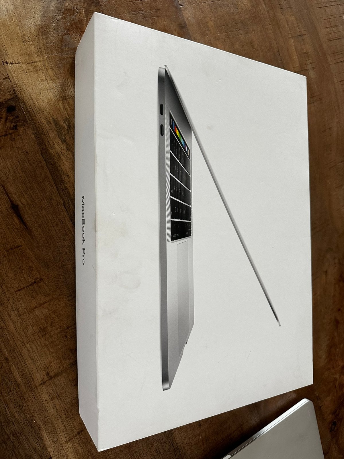 MacBook Pro 15” 2017 | i7 | 16GB RAM | 256GB SSD | Touch Bar, MacBook Pro, Gebruikt, 256 GB, 2 tot 3 Ghz