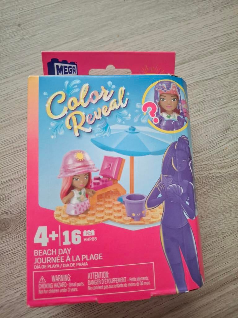 MEGA Color Reveal Barbie Beach Day Speelset Nieuw, Kinderen en Baby's, Speelgoed | Poppen, Ophalen of Verzenden, Nieuw, Barbie