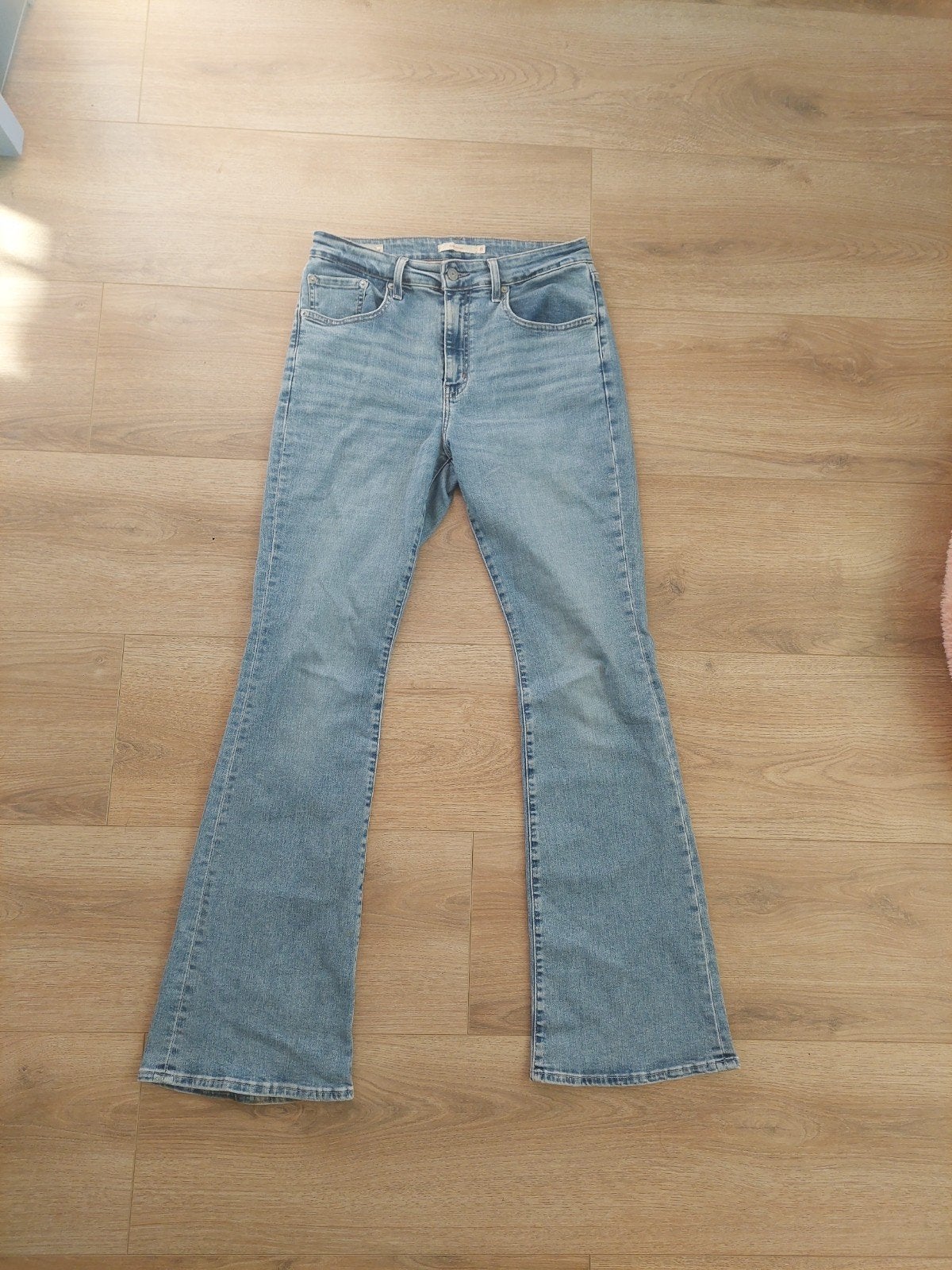 Levi's Flared Leg Jeans - Maat W31/L34 - Zo goed als nieuw, Blauw, Ophalen of Verzenden, Zo goed als nieuw, W30 - W32 (confectie 38/40)