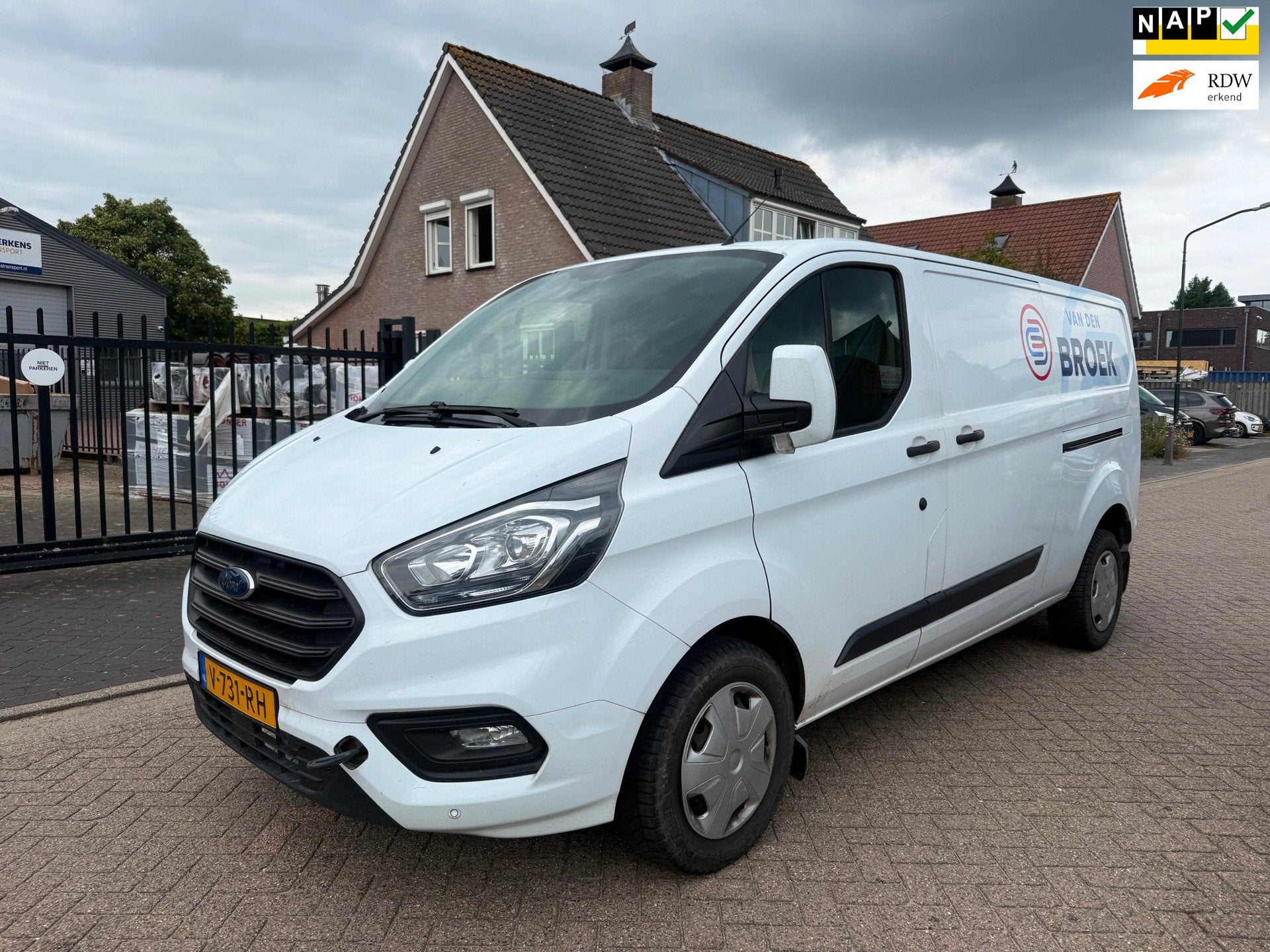 Ford Transit Custom 320 2.0 TDCI L2H1 Trend bj 2018 DEFECT, Voorwielaandrijving, 15 km/l, Euro 6, 4 cilinders