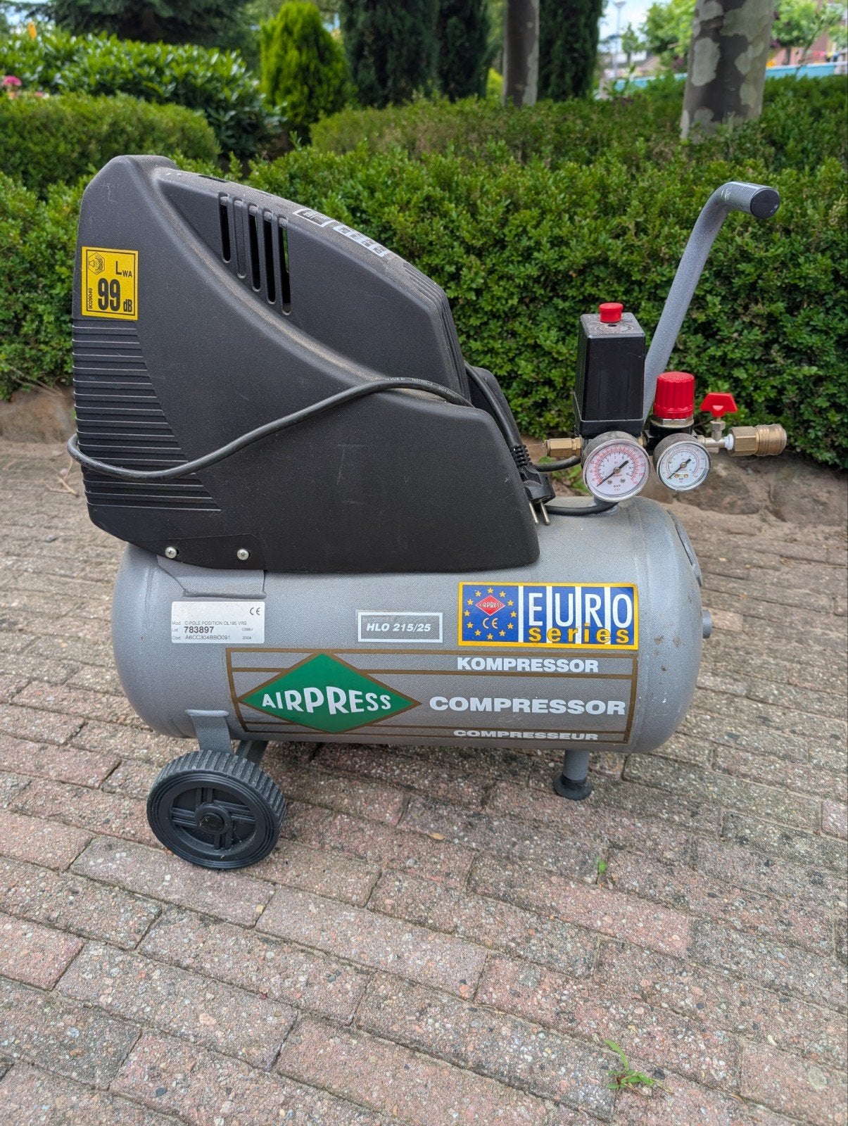 Airpress olievrije compressor 24 liter, Doe-het-zelf en Verbouw, Compressors, Gebruikt, 6 tot 10 bar, Minder dan 25 liter, Minder dan 200 liter/min