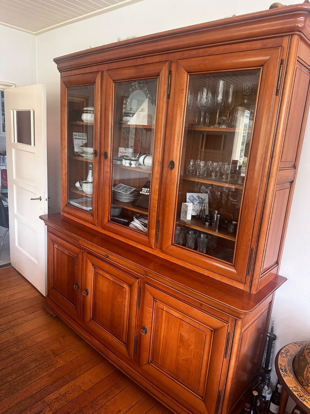 Klassieke houten dressoir en buffetkast, Ophalen