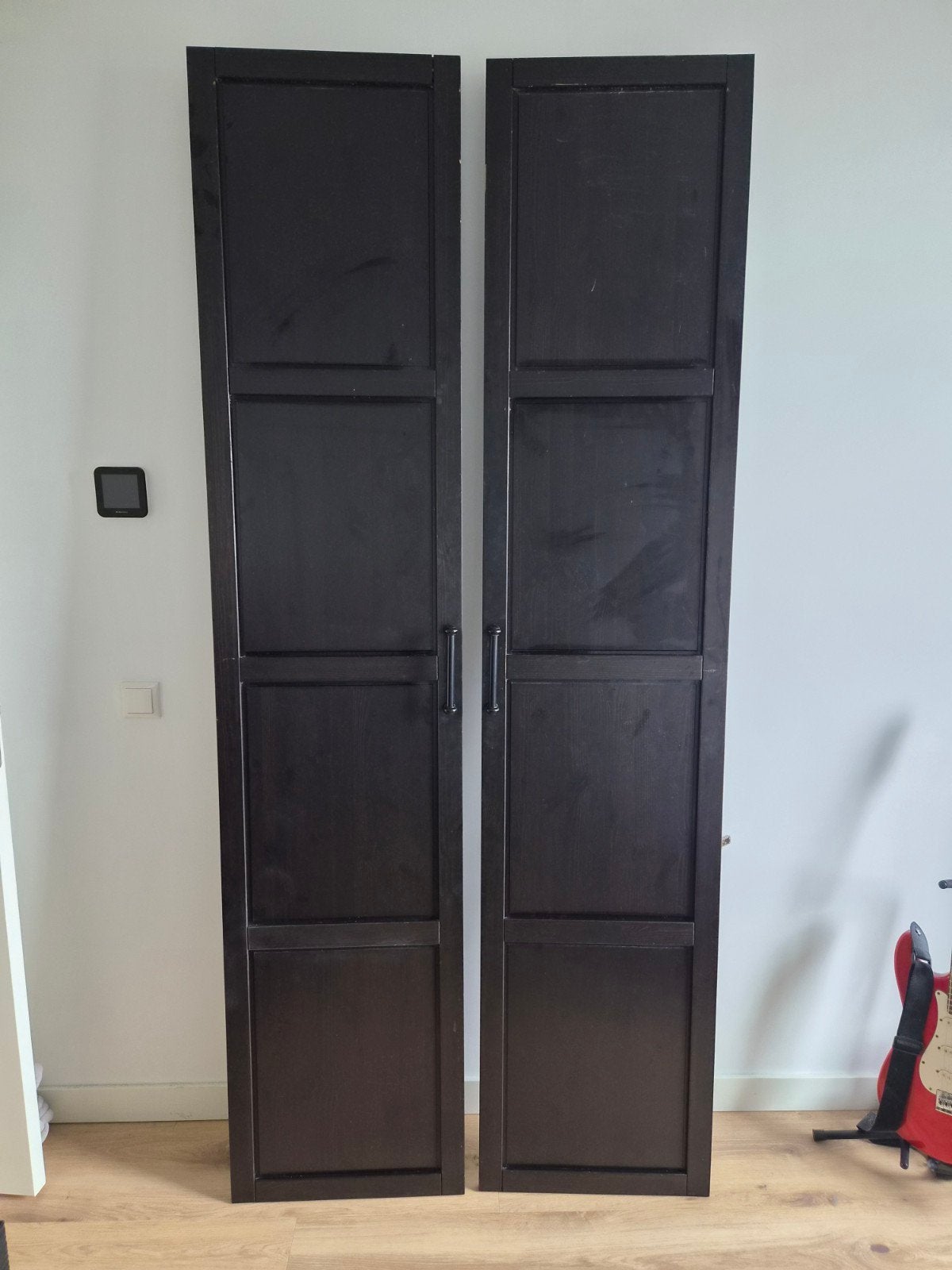 Ikea Pax Kastdeuren: 2 Zwartbruin Hout + 1 Spiegeldeur, Ophalen, Minder dan 50 cm, Gebruikt, Met deur(en)