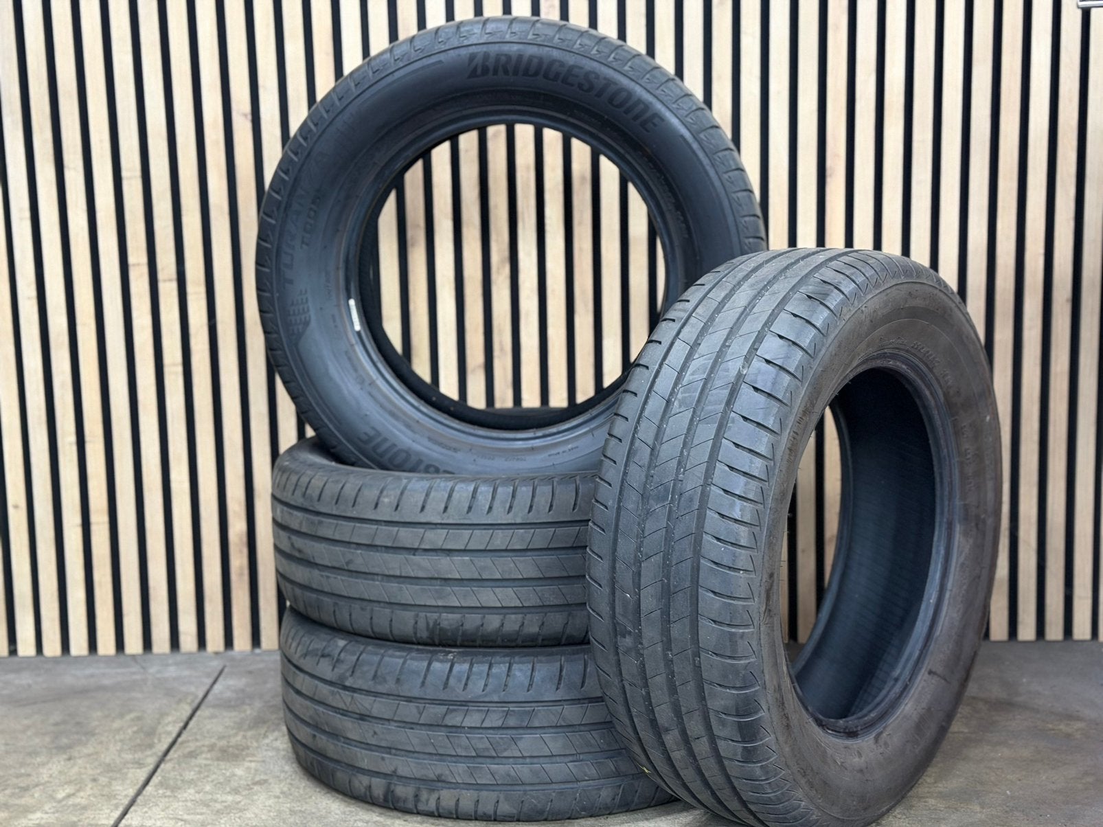 4x 225-65-17 BRIDGESTONE ZOMER 6mm + €250,- all incl!, Ophalen, 17 inch, Band(en), Zomerbanden