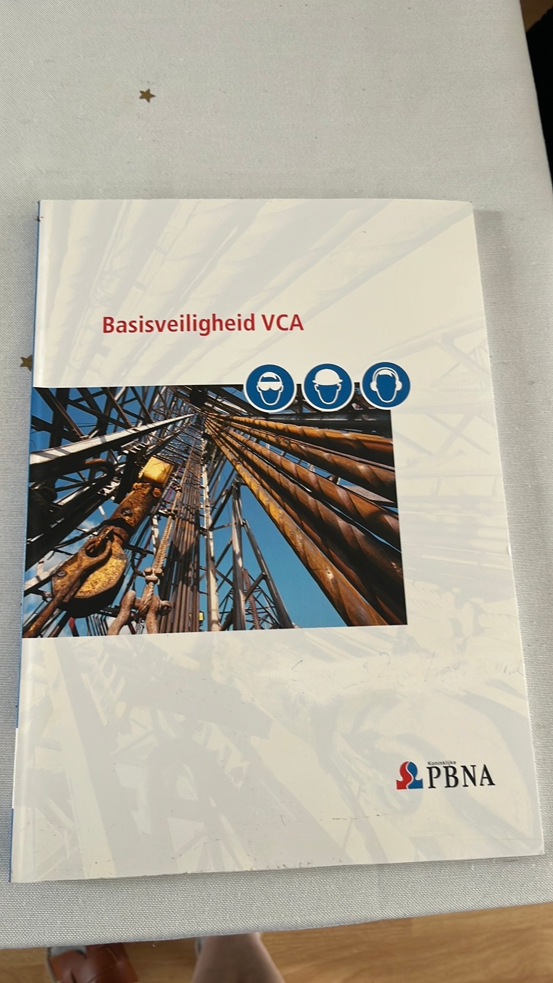 boek basisveiligheid VCA, Ophalen of Verzenden, Zo goed als nieuw