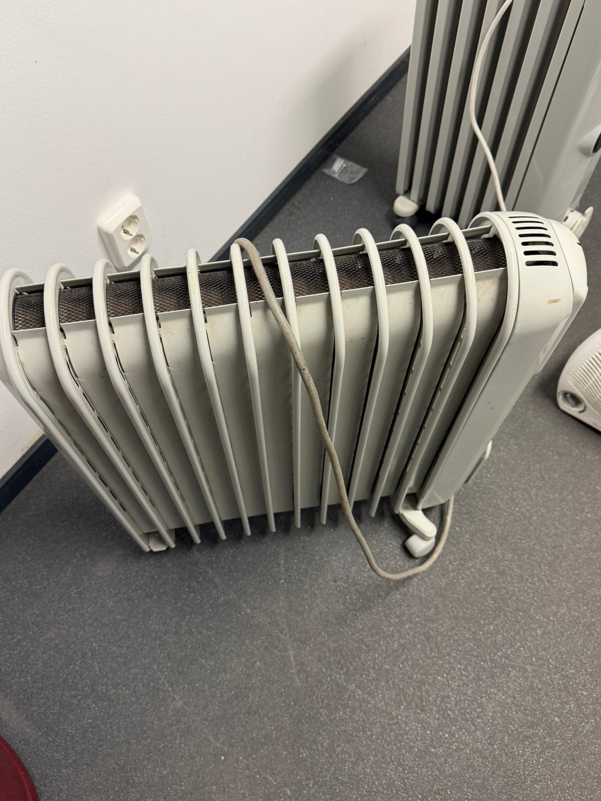 2x DeLonghi electrische radiatoren, Ophalen, Gebruikt, Radiator, 30 tot 80 cm