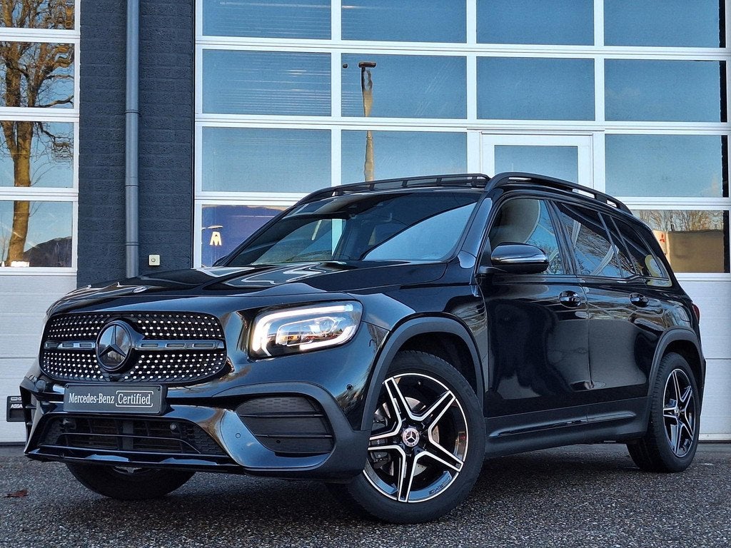 Mercedes-Benz GLB 200 Business Solution AMG | Trekhaak afnee, Auto's, Mercedes-Benz, Stof, 4 cilinders, Stoelverwarming, Origineel Nederlands