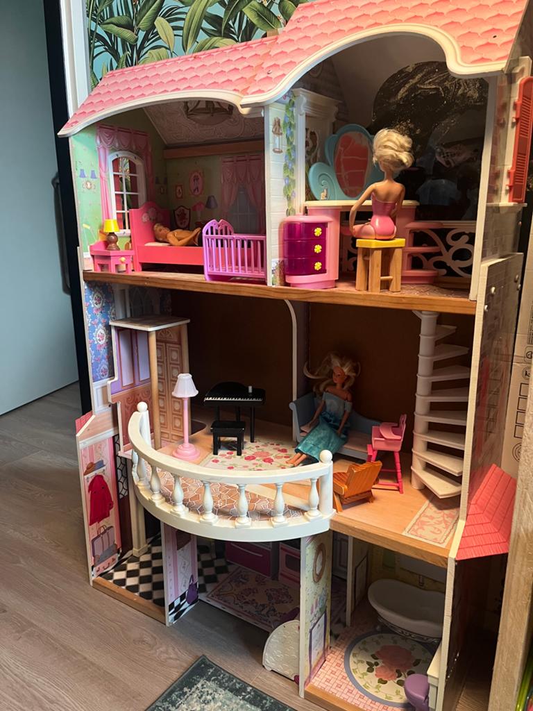 Barbie huis voor uren speel plezier!, Ophalen, Gebruikt, Poppenhuis
