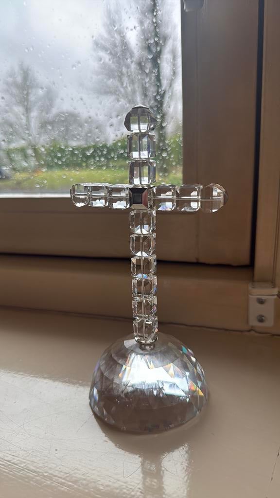 Swarovski kruis van licht, Ophalen, Zo goed als nieuw, Figuurtje