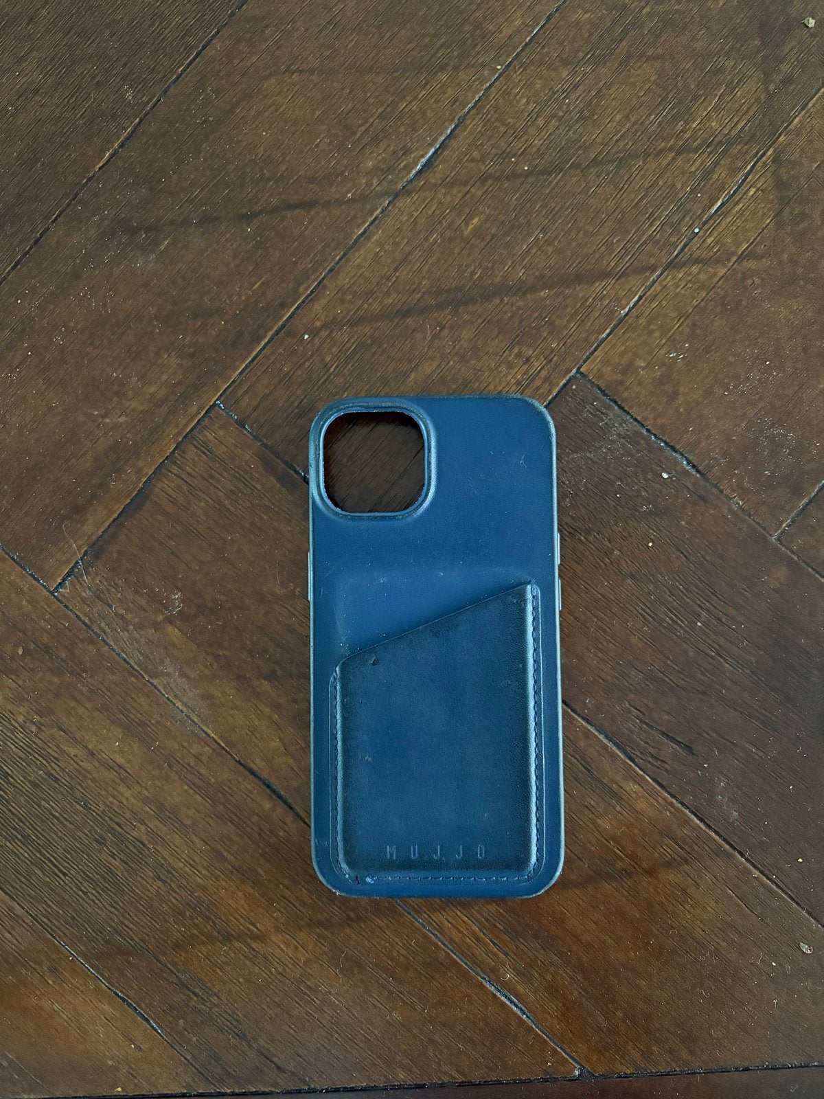 Mujjo Leren Hoesje iPhone 14 - Donkerblauw, Gebruikt, Blauw, Hoesje of Tasje, Ophalen of Verzenden