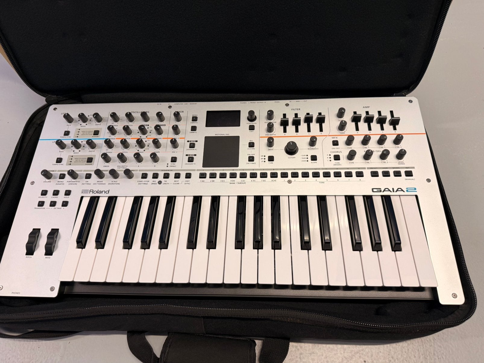 Roland Gaia 2, inclusief nieuwe, originele gigbag, Muziek en Instrumenten, Synthesizers, Ophalen of Verzenden, Zo goed als nieuw