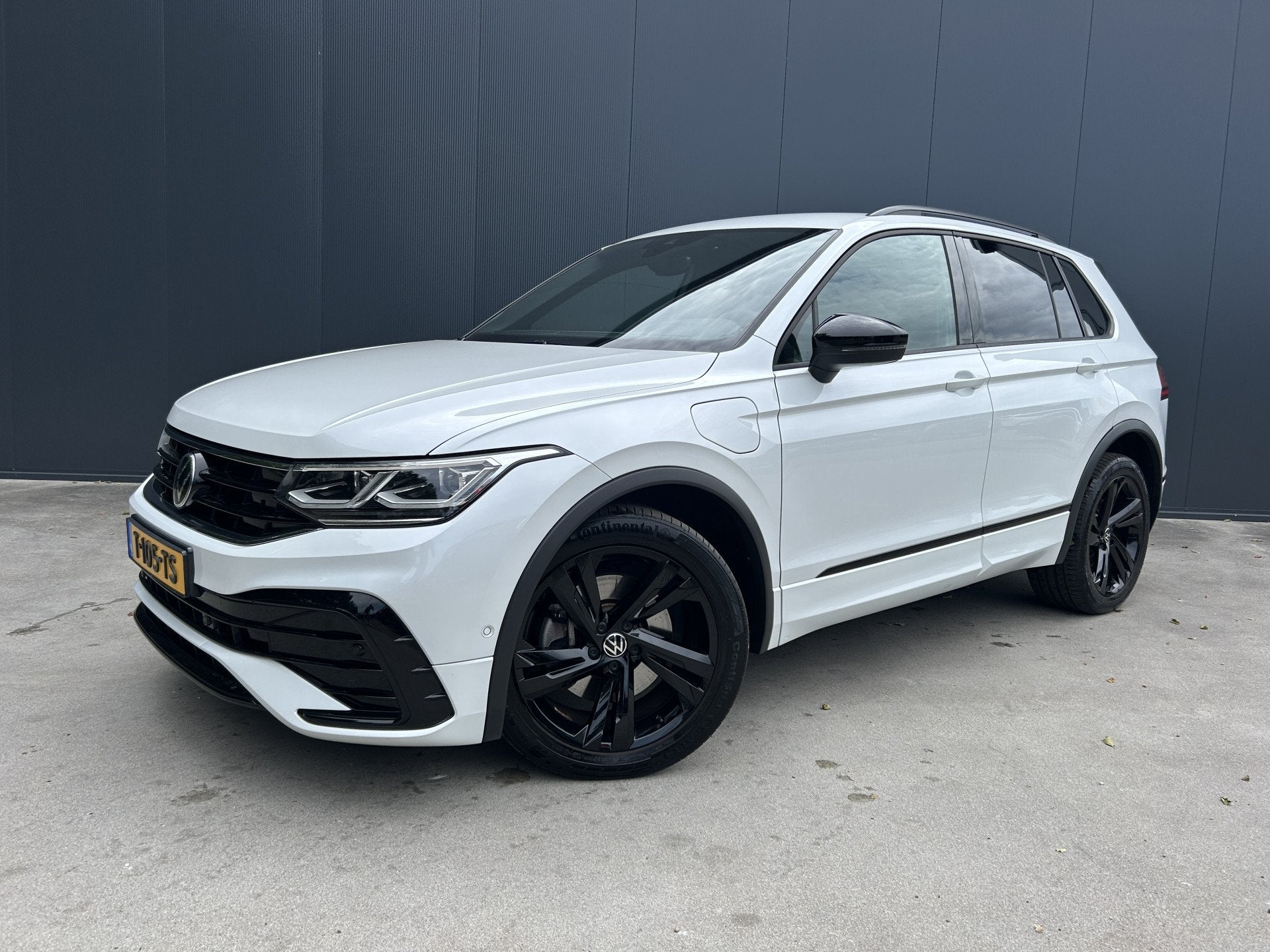Volkswagen Tiguan 1.4 TSI eHybrid R-Line PHEV TREKHAAK VIRTU, Dealer onderhouden, Euro 6, 4 cilinders, Wit