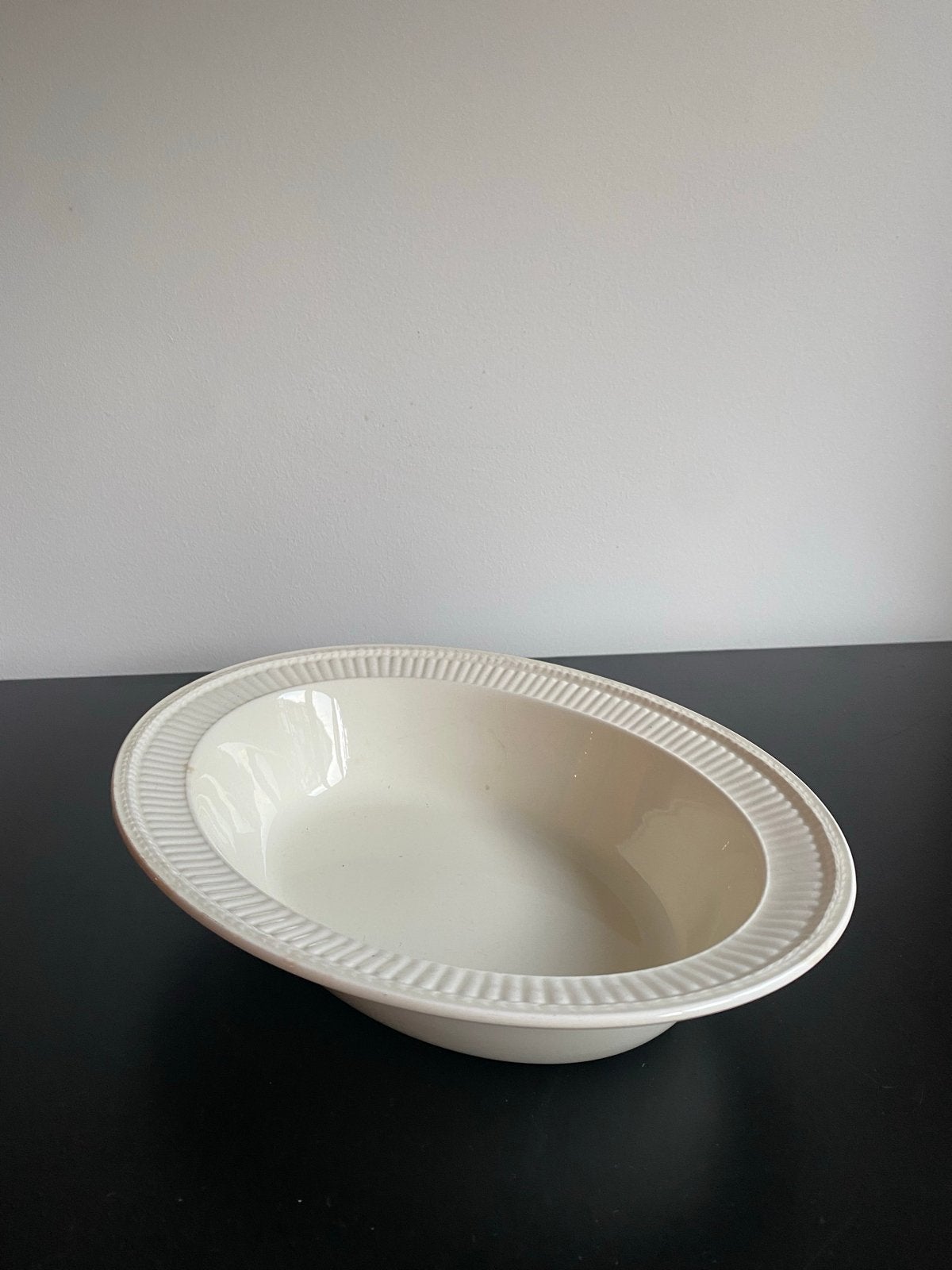Wedgwood Edme ovale schaal 27x21cm - Zeer goede staat, Ophalen, Porselein of Keramiek, Schaal, Geribbeld