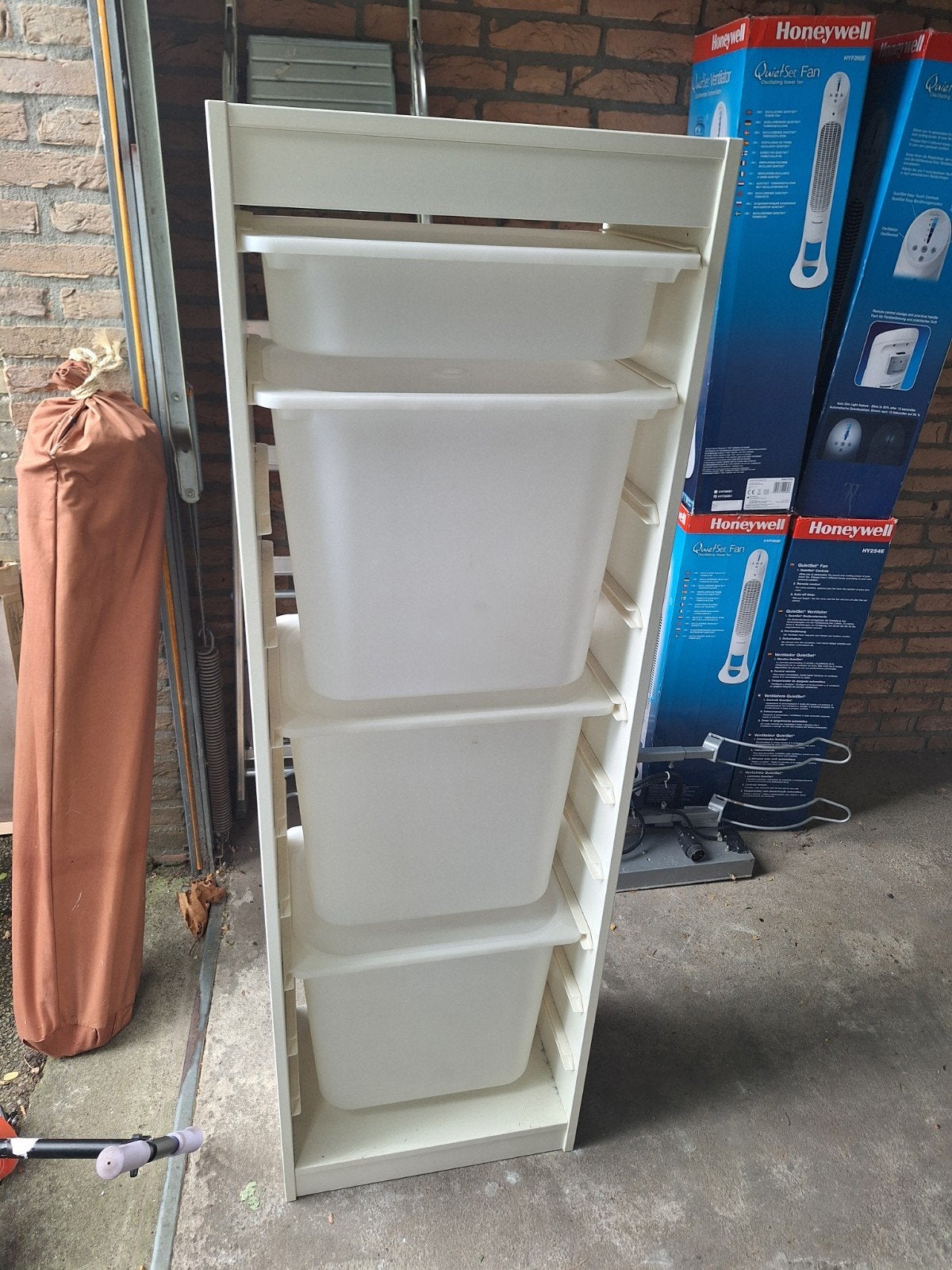 Opbergrek trofast Ikea met 4 bakken met deksel, Huis en Inrichting, Kasten | Overige, Ophalen