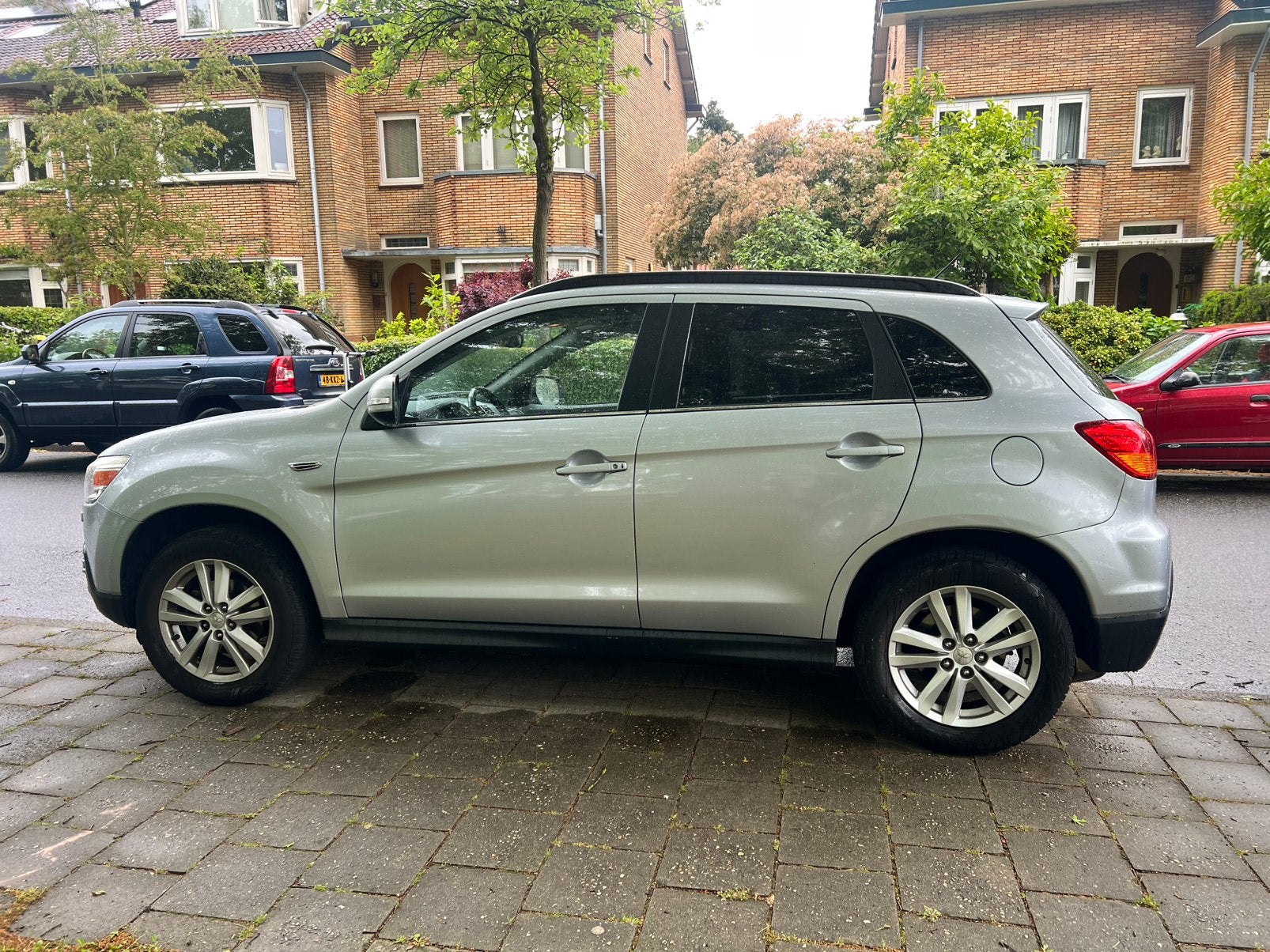 Mitsubishi ASX 1.6 86KW 2011 Grijs, Auto's, Voorwielaandrijving, 4 cilinders, 1590 cc, Handgeschakeld