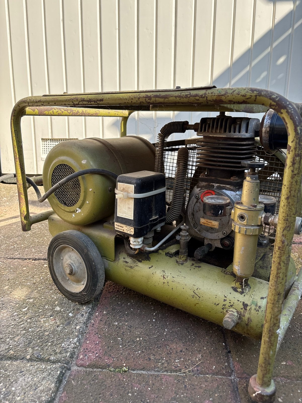 Kaeser compressor met extra luchtslangen, Ophalen, Gebruikt, 10 bar of meer, 200 tot 400 liter/min