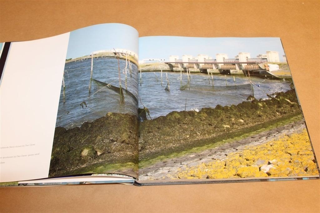 De Afsluitdijk — Fotoboek bij 75 Jaar Brug en Waterkering, Boeken, Ophalen of Verzenden, Zo goed als nieuw
