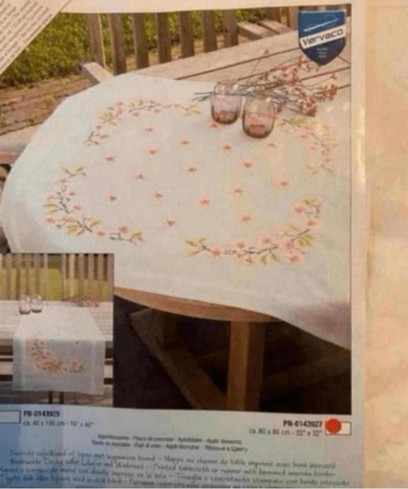 BORDUURPAKKET TAFELKLEED APPELBLOESEM PLUS EXTRA, Verzenden, Zo goed als nieuw, Handborduren, Borduurpakket