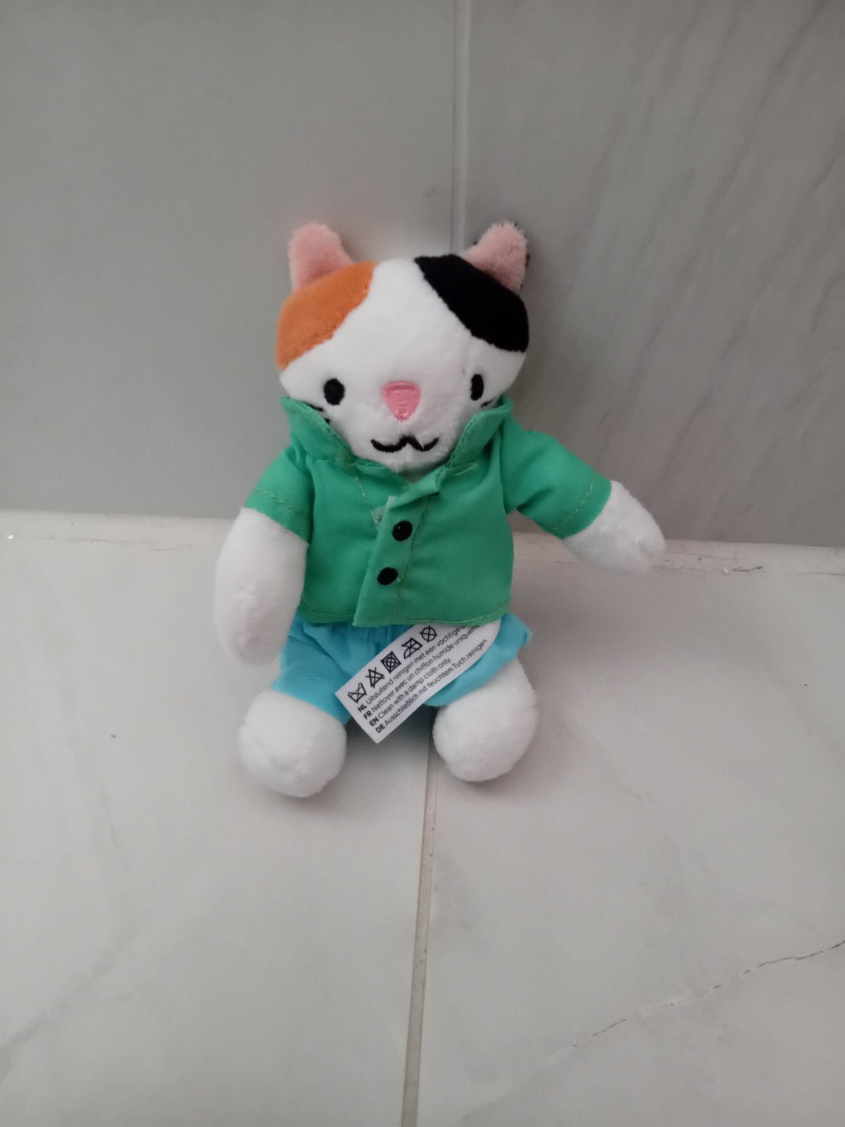 Hema Kat Knuffel met Kleding - Zo goed als nieuw, Ophalen, Hema, Zo goed als nieuw, Kat