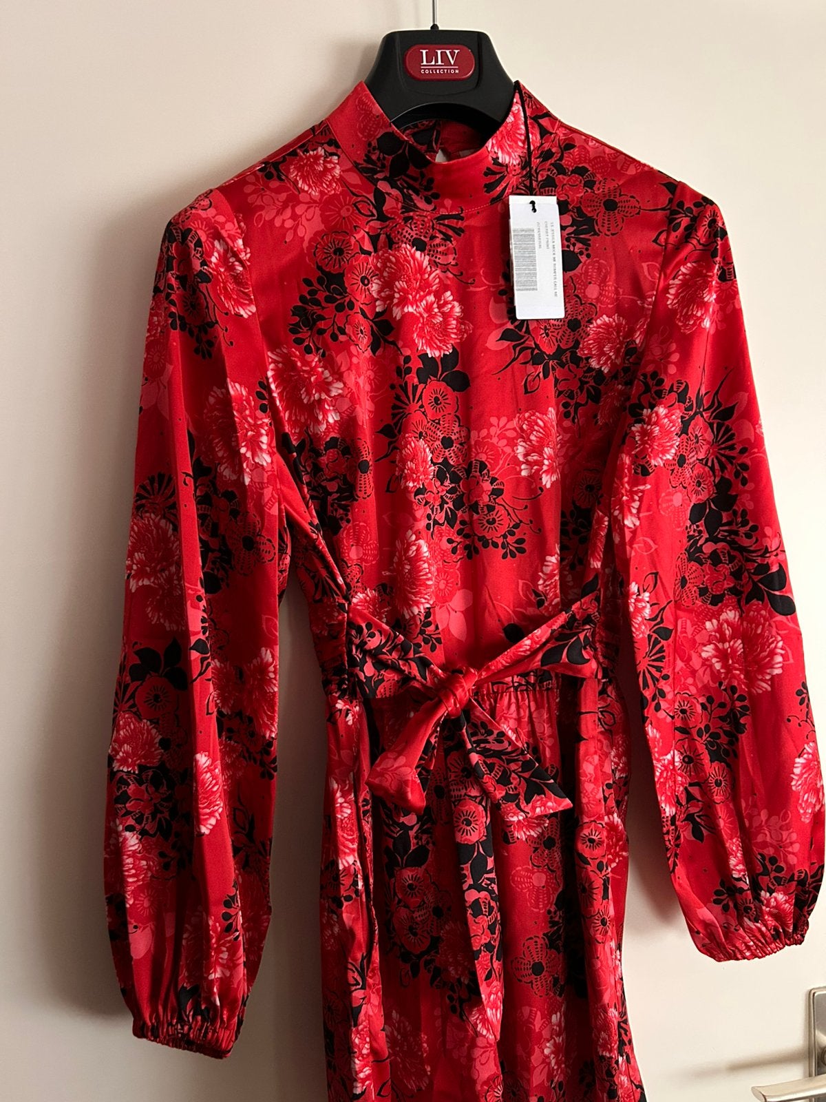 Guess playsuit met open rug, Kleding | Dames, Jassen | Zomer, Verzenden, Nieuw, Maat 38/40 (M), Rood