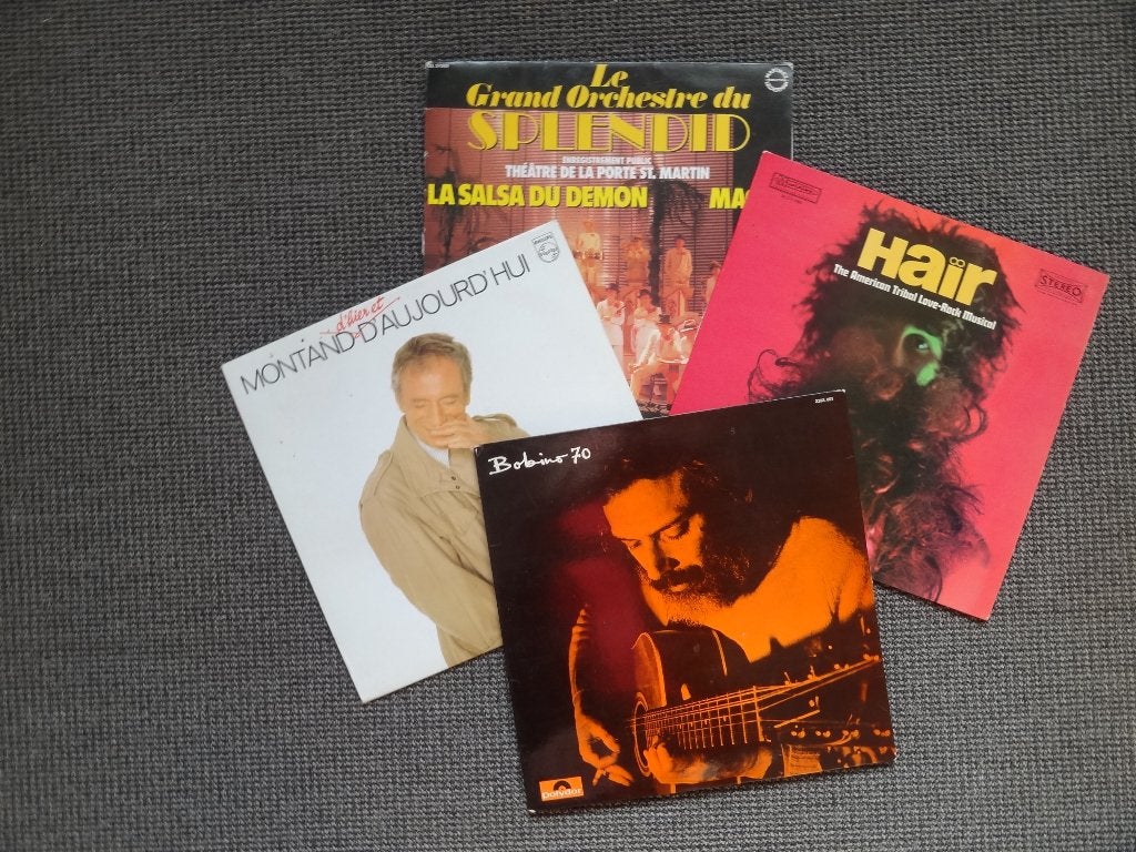 lot van 4 LP's, oa Hair, Yves Montand, Moustaki Bobino 1970, Cd's en Dvd's, Vinyl | Pop, Verzenden, Gebruikt, Pop, LP