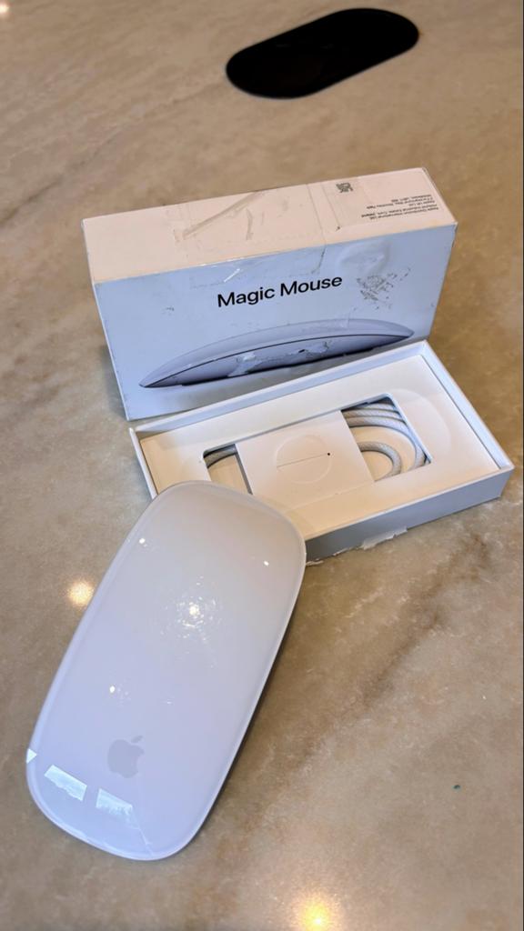 Apple Magic Mouse - Draadloze Muis, Computers en Software, Muizen, Zo goed als nieuw, Muis, Rechtshandig, Draadloos, Ophalen of Verzenden