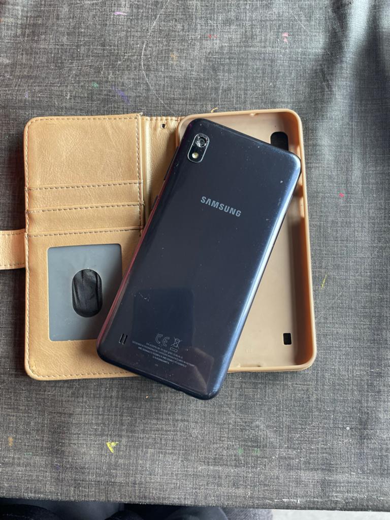 Samsung telefoon - defect (voor reparatie), Telecommunicatie, Mobiele telefoons | Samsung, Zwart, Touchscreen, Ophalen of Verzenden