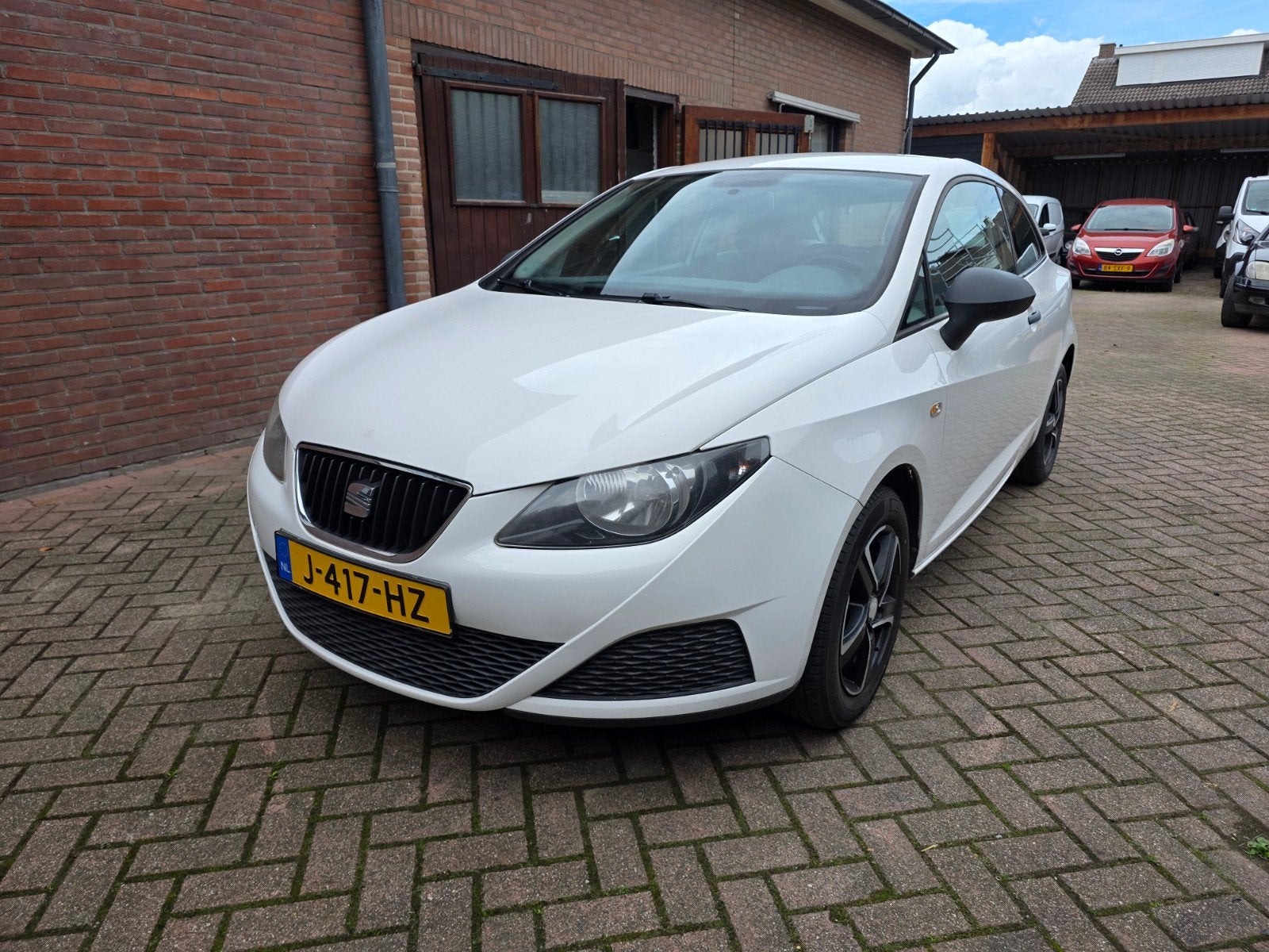 Seat Ibiza 1.2 51KW 2011 Wit, Auto's, Voorwielaandrijving, 31 €/maand, 1198 cc, Handgeschakeld