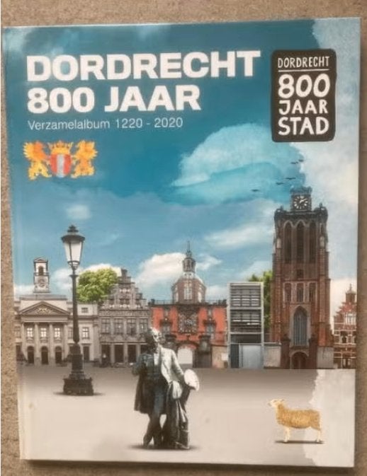 Dordrecht 800 jaar plaatjesalbum **, Boeken, Ophalen of Verzenden, Zo goed als nieuw, Plaatjesalbum