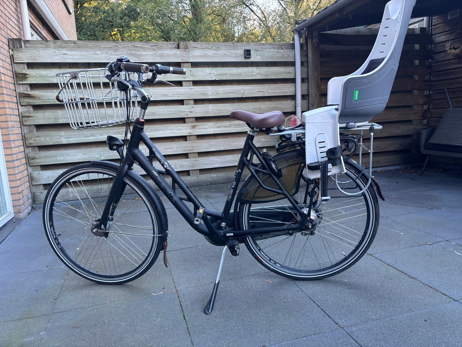Sparta Mamafiets met kinderzitje en mand, Sparta, Gebruikt, Dubbele standaard, Ophalen of Verzenden