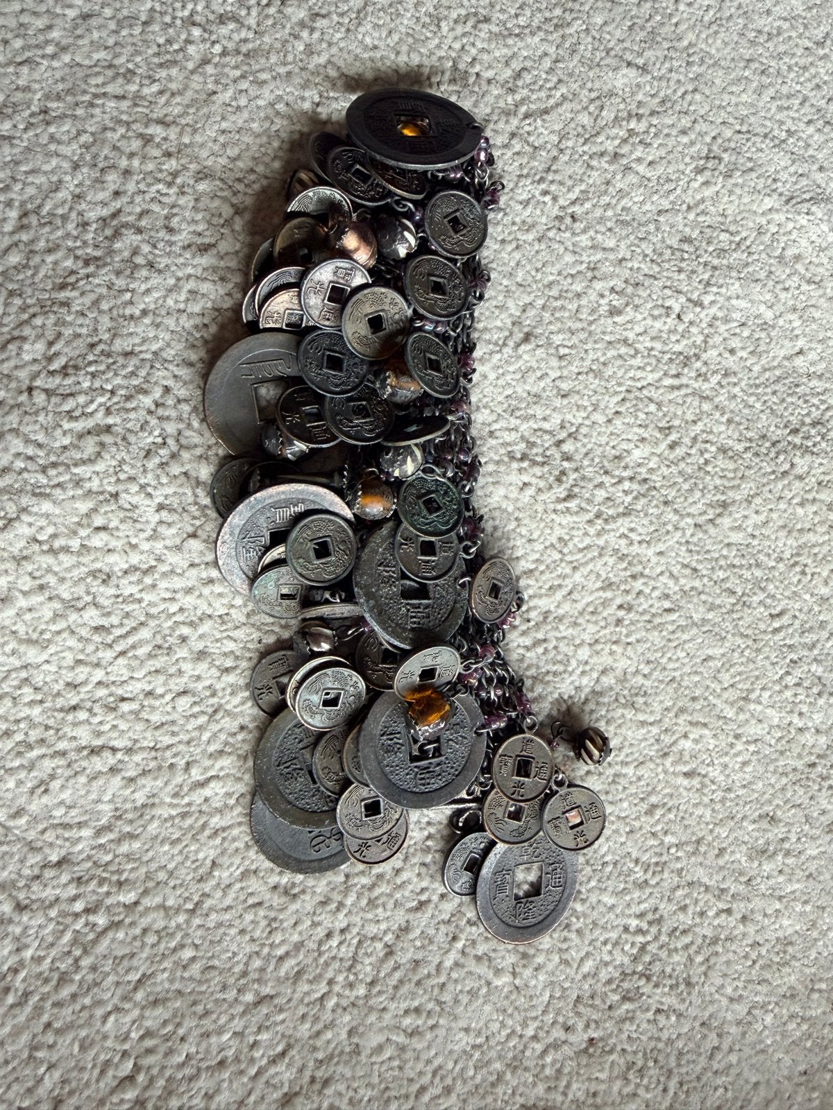 Unieke armband met Chinese munten, Sieraden, Tassen en Uiterlijk, Armbanden, Ophalen of Verzenden, Gebruikt, Zilver, Overige materialen