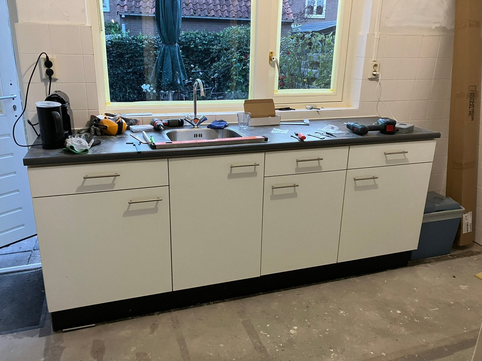 Keukenblok . Keller. Wit, Ophalen, Gebruikt, Wit, Enkelwandige keuken