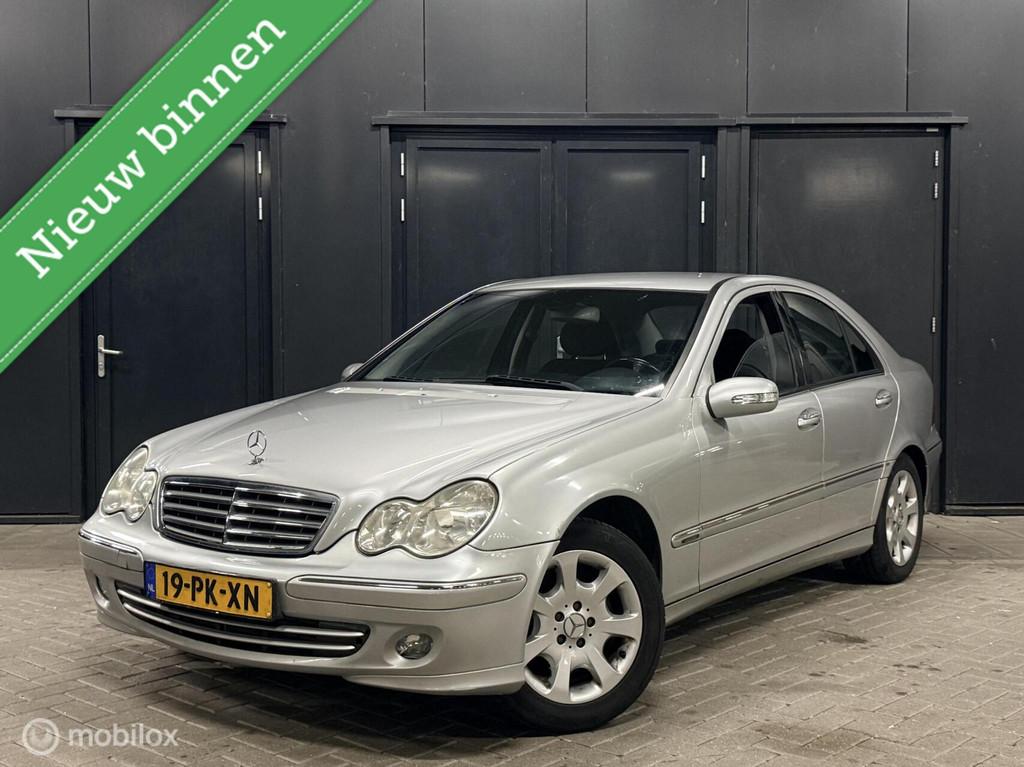Mercedes C-klasse 180 K. Elegance nieuwe apk|trekhaak|cruise, 1385 kg, Achterwielaandrijving, Gebruikt, Parkeersensor