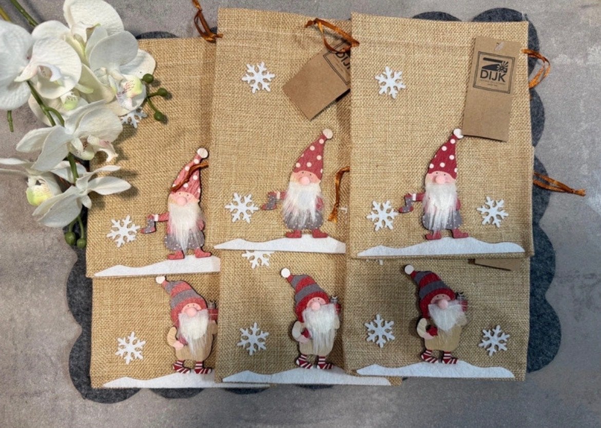 NİEUW, set van 6 jute cadeau-/snoep zakjes met houten gnoom, Diversen, Ophalen of Verzenden, Nieuw