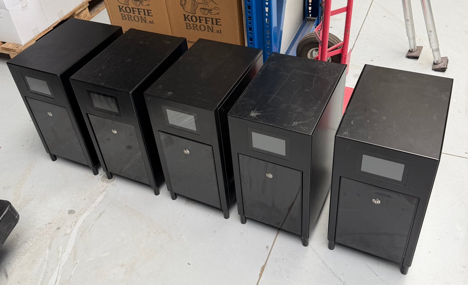 ETNA MilkBase – Melkkoeler voor ETNA koffiemachines, Witgoed en Apparatuur, Koffiezetapparaten, 10 kopjes of meer, Ophalen, Zo goed als nieuw