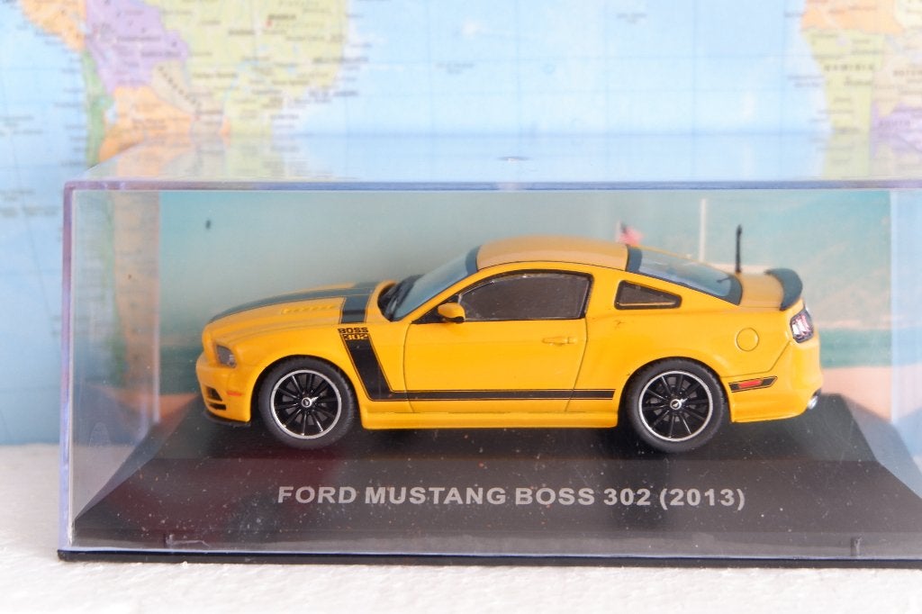American Muscle cars, Ford Mustang Boss, 2003, Hobby en Vrije tijd, Modelauto's | 1:43, Ophalen of Verzenden, Nieuw, Auto, Overige merken