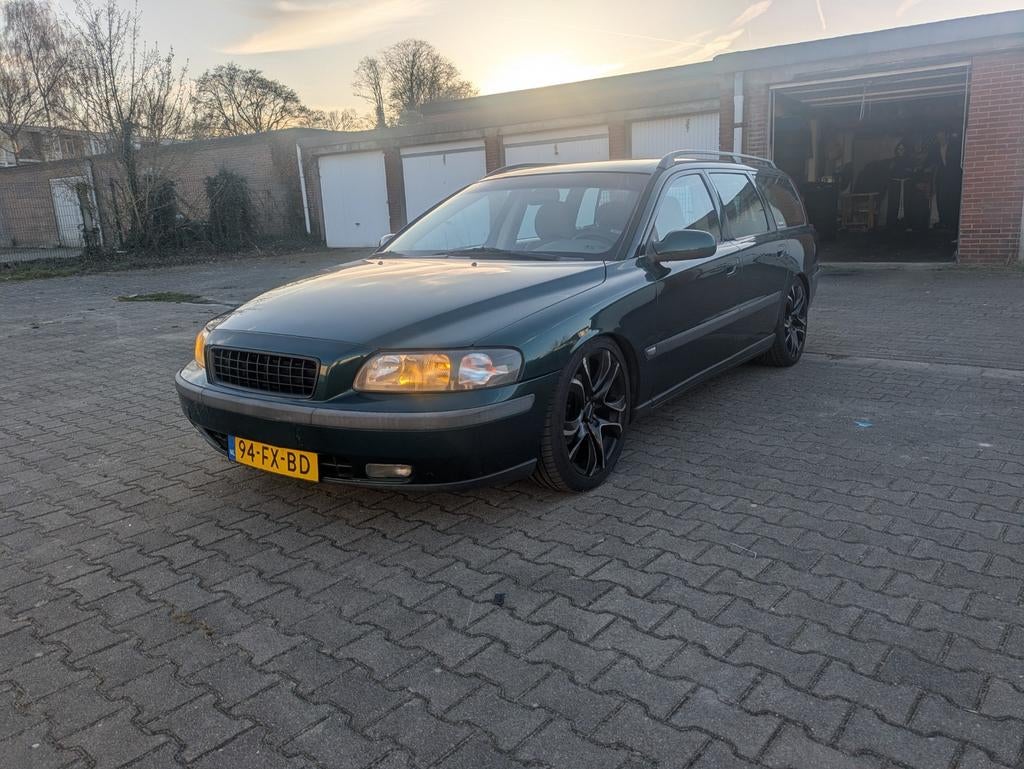 Volvo V70 2.4 140PK 2000 Groen, Auto's, Voorwielaandrijving, 1800 kg, 1505 kg, Stationwagon
