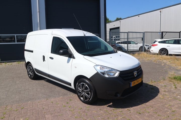 Dacia Dokker 1.5 dCi 75 Ambiance (bj 2015), Auto's, Bestelauto's, Euro 5, Stof, Gebruikt, Zwart