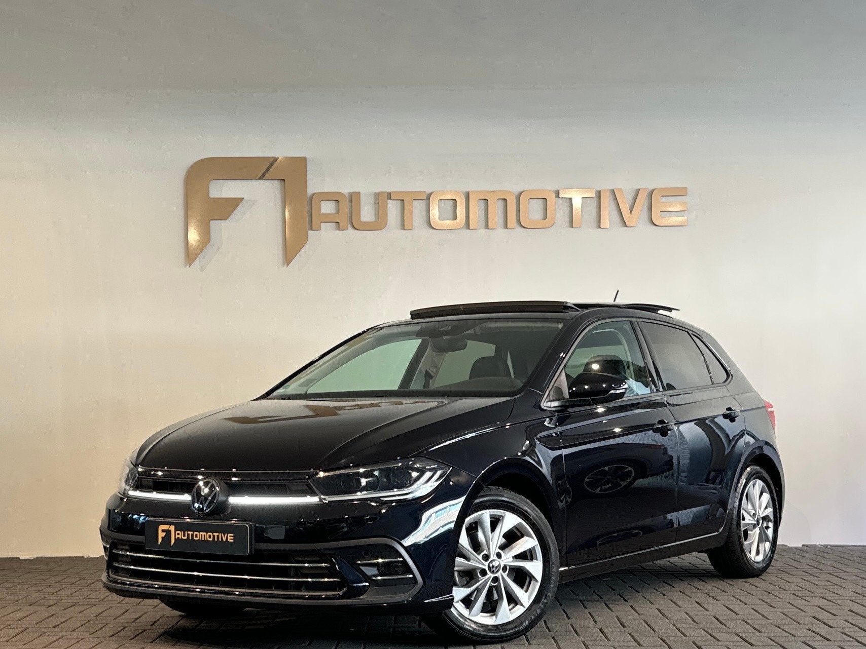 Volkswagen POLO 1.0 TSI R-Line Pano|ACC|Lane Assist|Stoelver, Gebruikt, Euro 6, Bedrijf, 600 kg