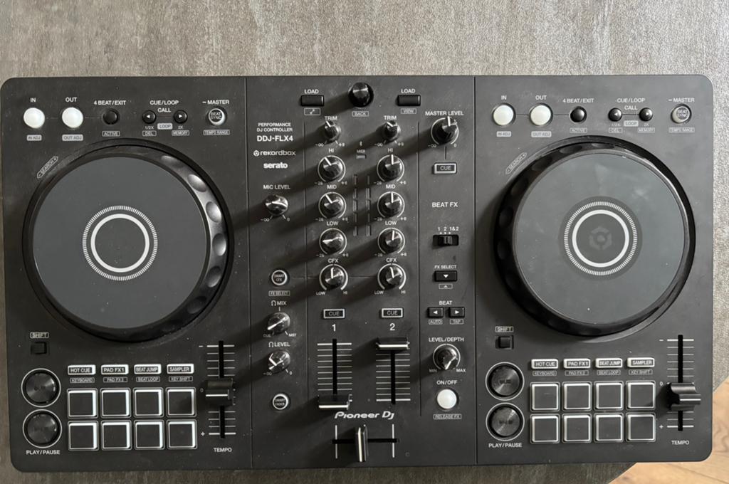 Pioneer FLX4 + Hercules DJmonitor 42 speakers, Ophalen of Verzenden, Zo goed als nieuw, Pioneer
