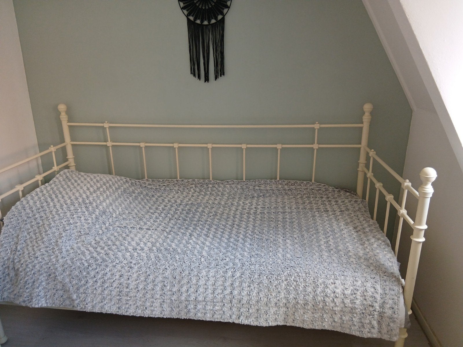 Eenpersoonsbed, lattenbodem en matras, Ophalen