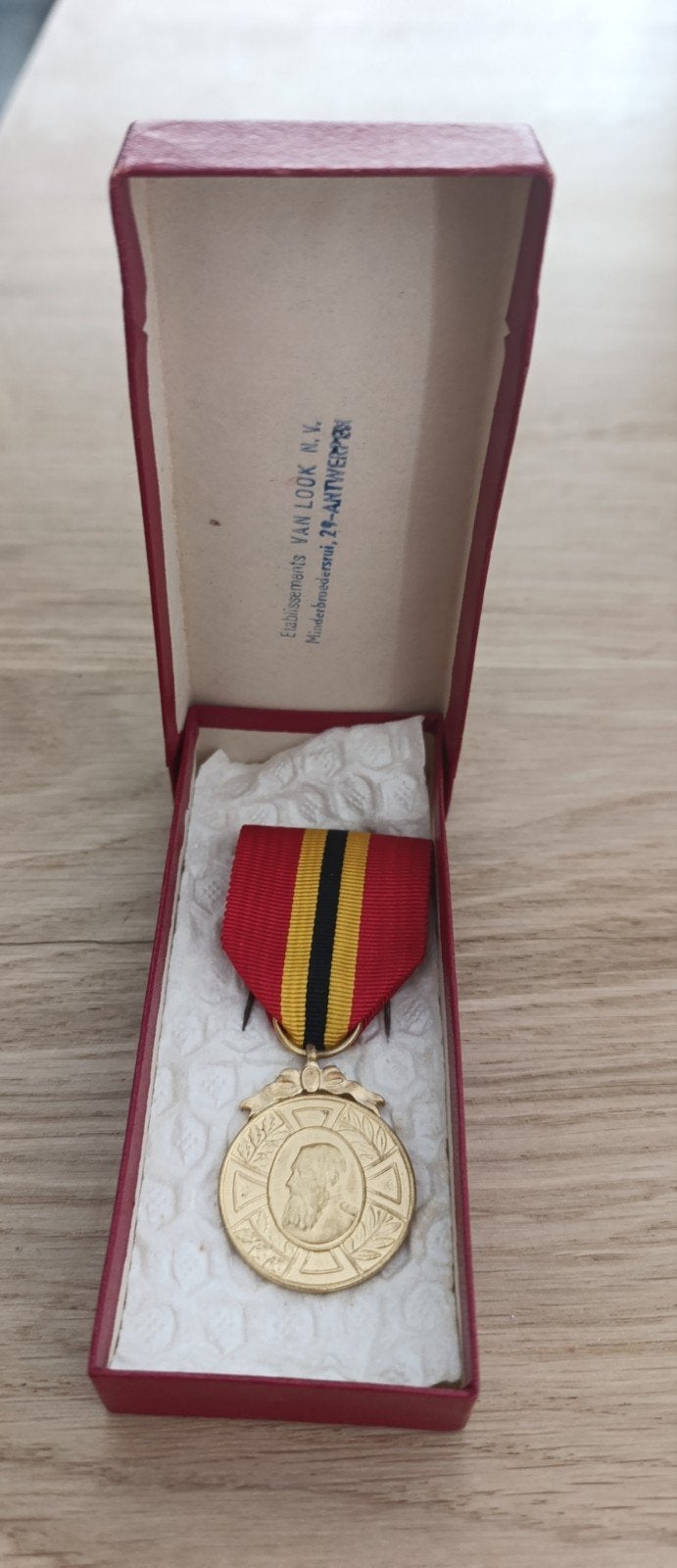 Antieke Belgische herdenkings Medaille Koning Leopold II, Postzegels en Munten, Penningen en Medailles, Ophalen of Verzenden, Overige materialen